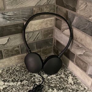 Sleek Black Headphones NWOT